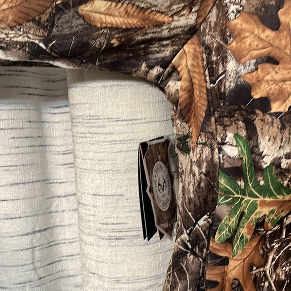 Ladies Real Tree Medium hunting coat- never worn - Picture 3 of 5